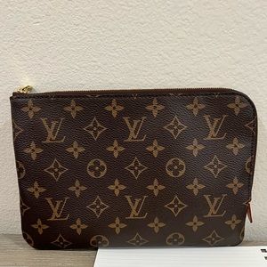 ❌SOLD❌ Louis Vuitton Etui Voyage